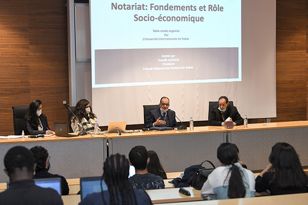 Une table ronde sur la profession du notariat