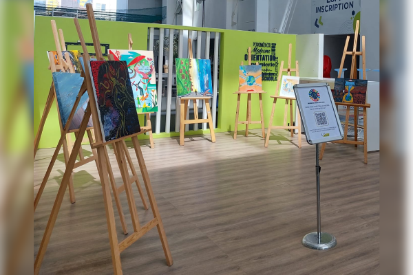 Exposition de peinture sur le thème du Développement durable.