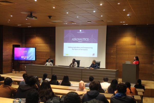 Conférence  sur l'aéronautique au Maroc organisée par le Club AeroSteria UIR.